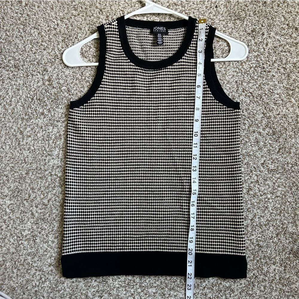 Jones New York Black Cream Checkered Sleeveless Blouse Top Preppy Office Neutral - Picture 6 of 6